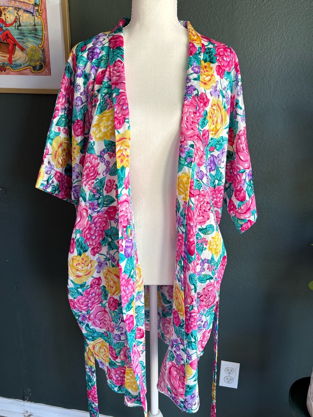 VTG Sleep Solutions Floral Satin Robe L Pink Yellow Purple Belted